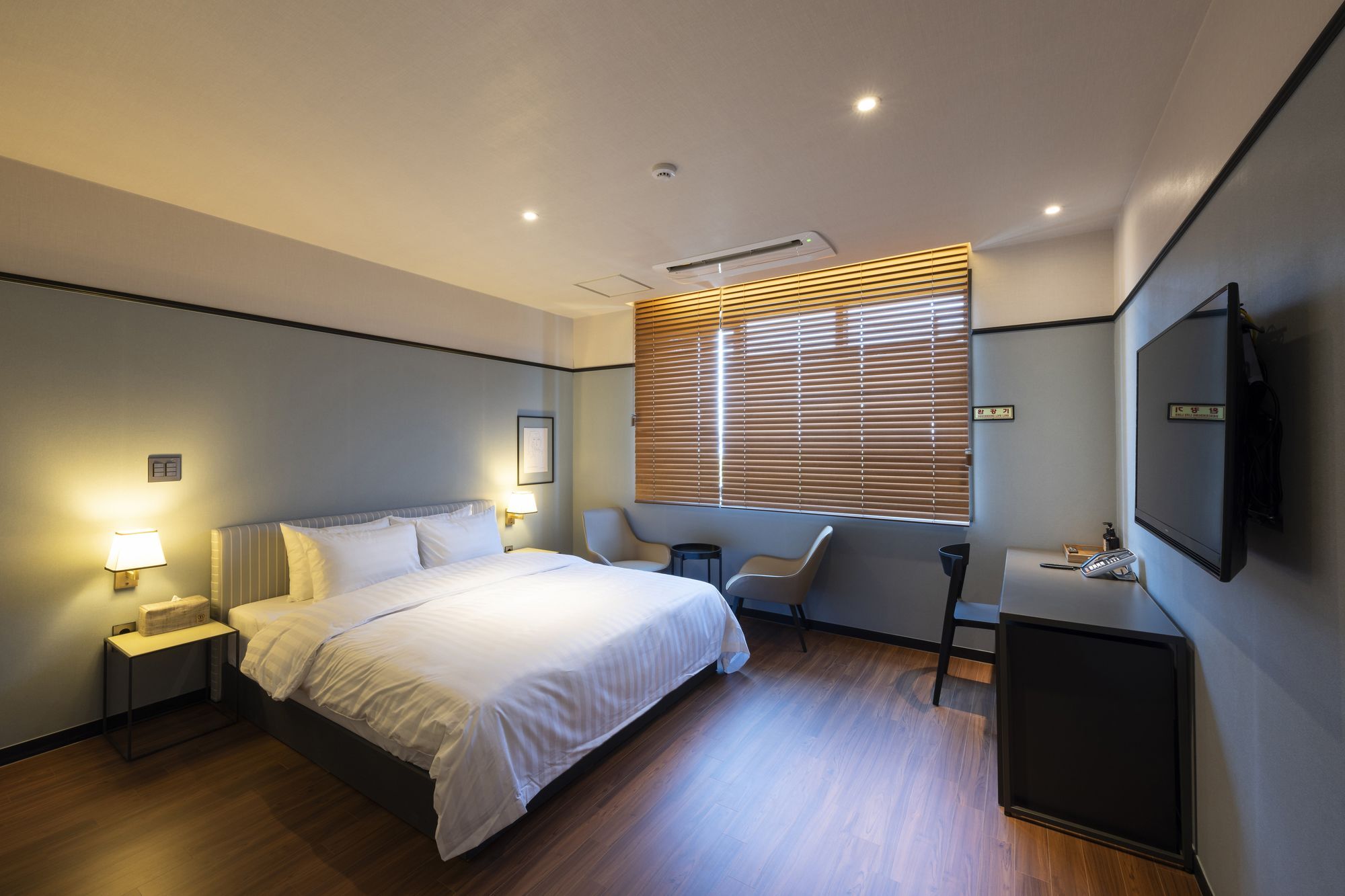 Brown-Dot Hotel Shinho 釜山広域市 エクステリア 写真